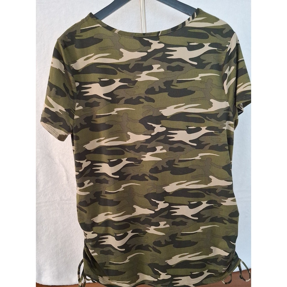 Womens Discreet 1X Green Camo Shortsleeve Top. Cinched Side Non Adjustable Ties. - Picture 4 of 4